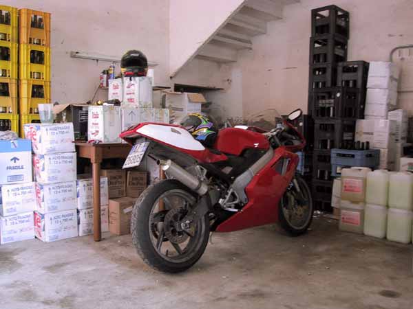 Cagiva Mito 50. Cagiva Mito in garage