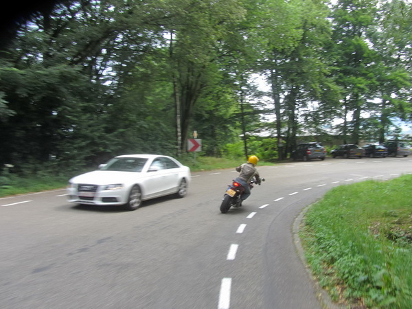 Motor in bocht