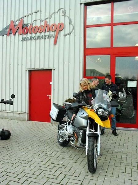 Gloednieuwe motor voor motorzaak