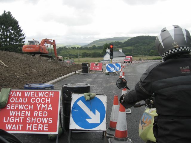 Wegopbreking met rood licht in Wales