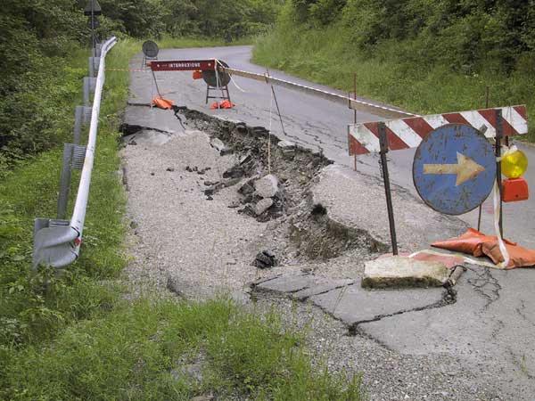 Half weggeslagen weg