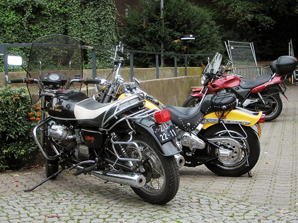 Moto Guzzi California, Harley en Honda